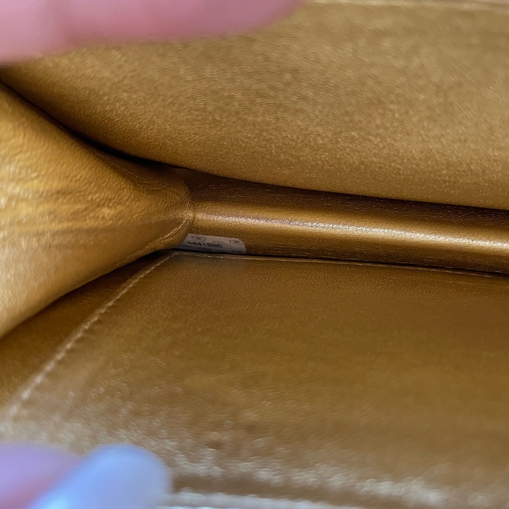 CHANEL vintage gold clutch wristlet - rare - Picture 7 of 9